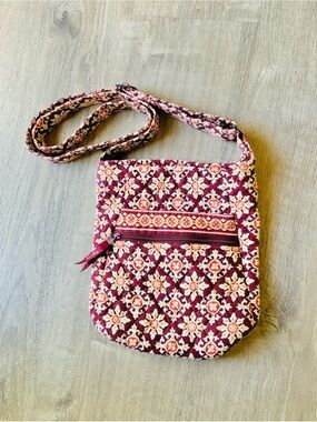 Vera Bradley Crossbody Bag w/ Medallion Pattern OS